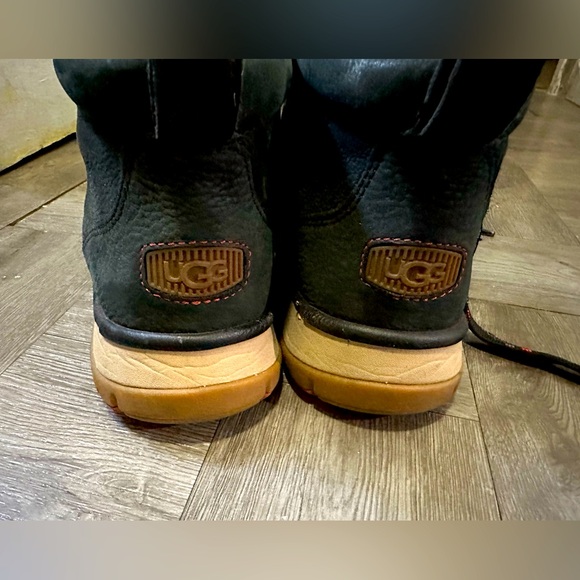 UGG Lakesider Ankle Sneaker  size 7.5 - Picture 3 of 9